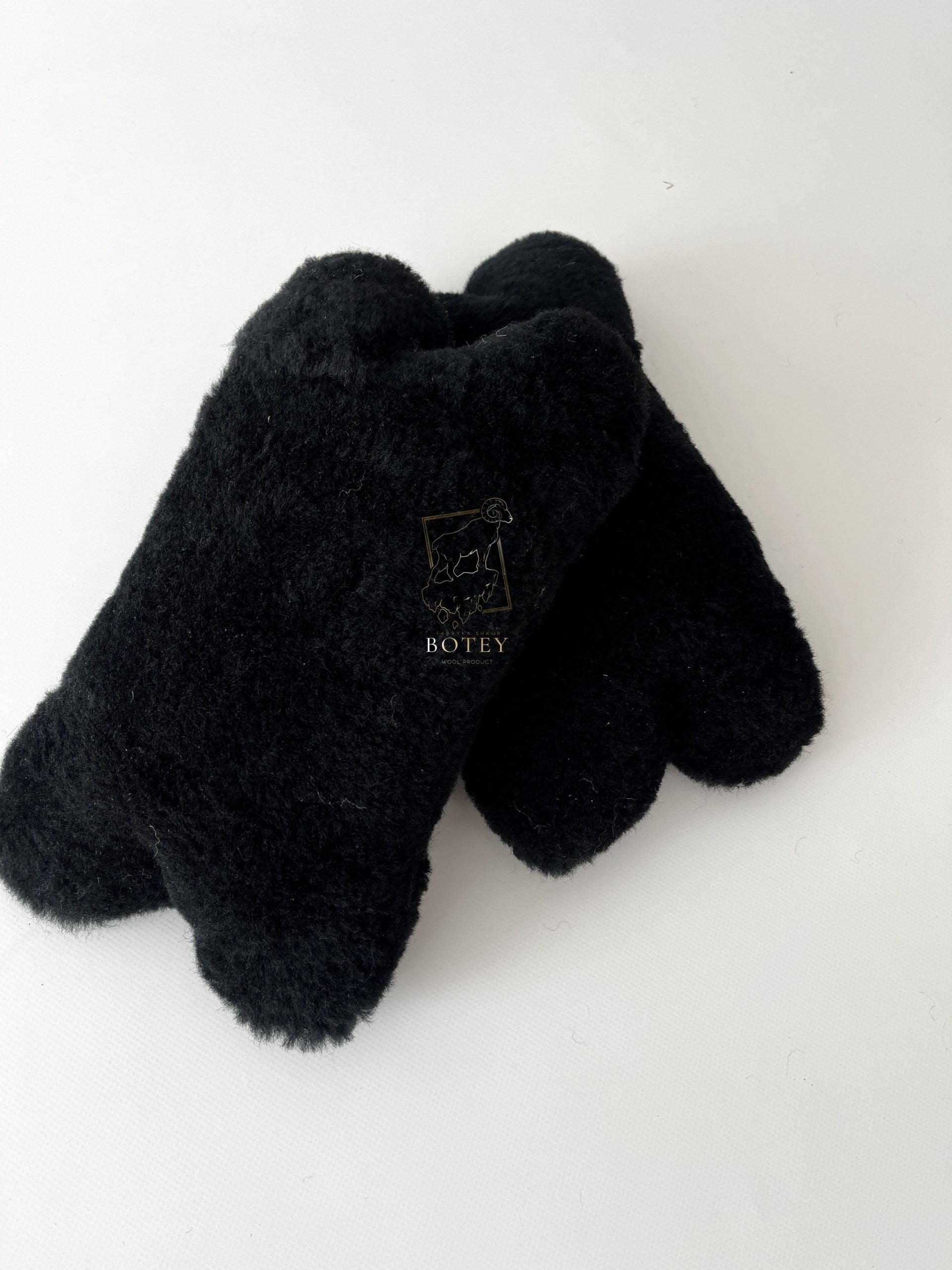 Sheepskin Headrest Pillow Black – Natural Fur Universal Fit