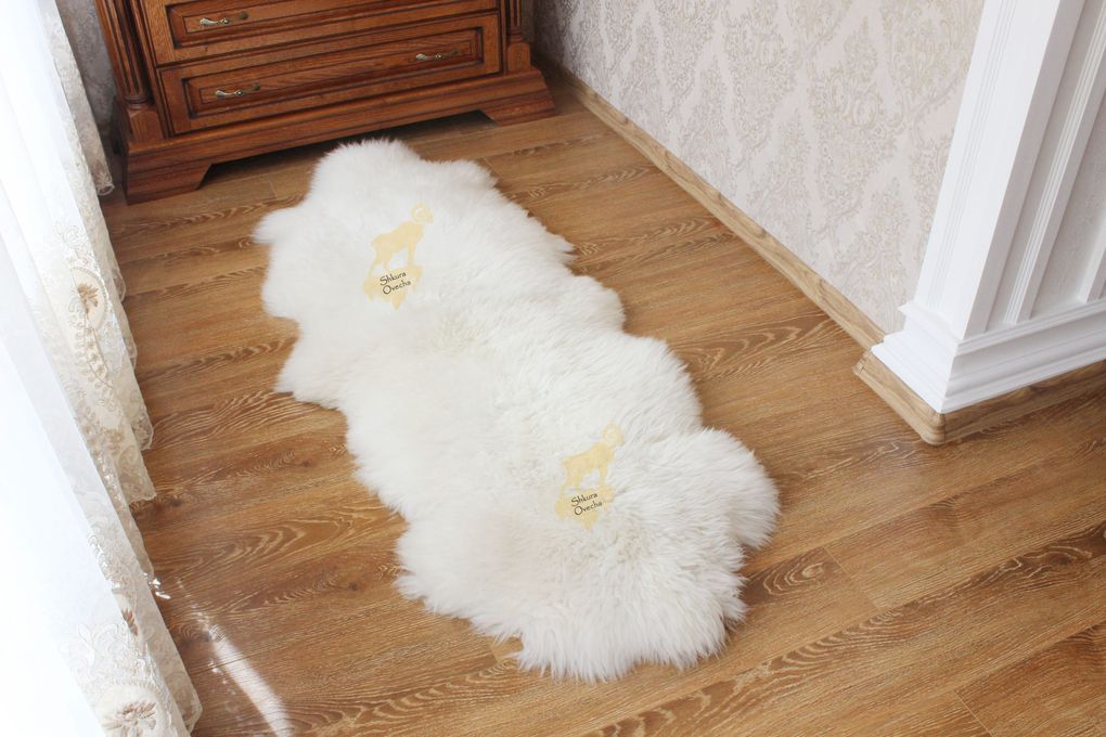 Long Wool Sheepskin Rug 2-in-1 (200×70 cm) – Natural White Fur Carpet