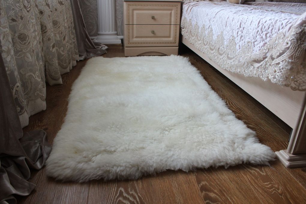 Rectangular Sheepskin Rug (180×100 cm) – Natural Ivory Fur Carpet