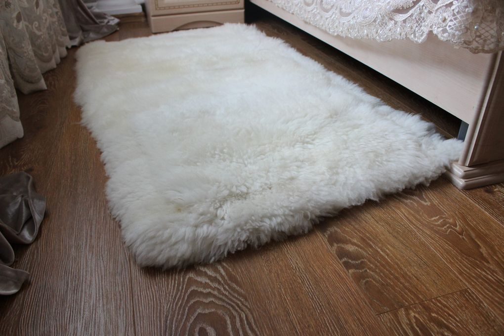 Rectangular Sheepskin Rug (180×100 cm) – Natural Ivory Fur Carpet