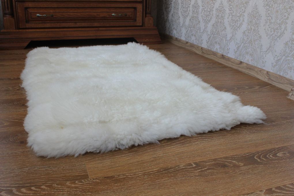 Rectangular Sheepskin Rug (180×100 cm) – Natural Ivory Fur Carpet