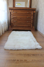 Rectangular Sheepskin Rug (180×100 cm) – Natural Ivory Fur Carpet