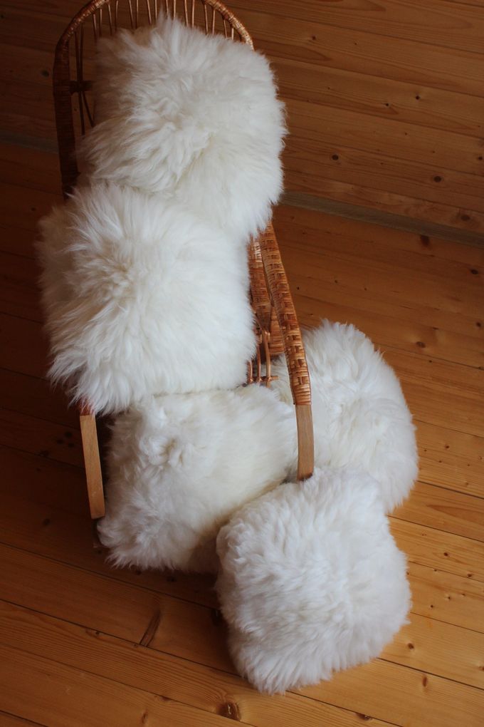 White Sheepskin Pillow 40×40 cm – Natural Fur Cushion