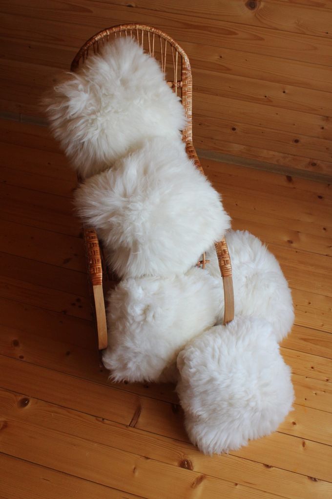 White Sheepskin Pillow 40×40 cm – Natural Fur Cushion