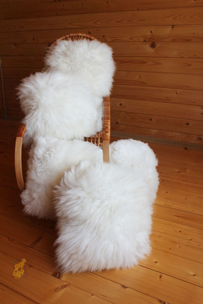 White Sheepskin Pillow 40×40 cm – Natural Fur Cushion