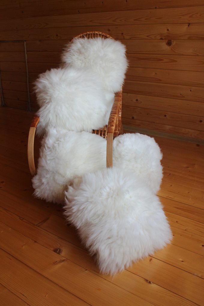 White Sheepskin Pillow 40×40 cm – Natural Fur Cushion