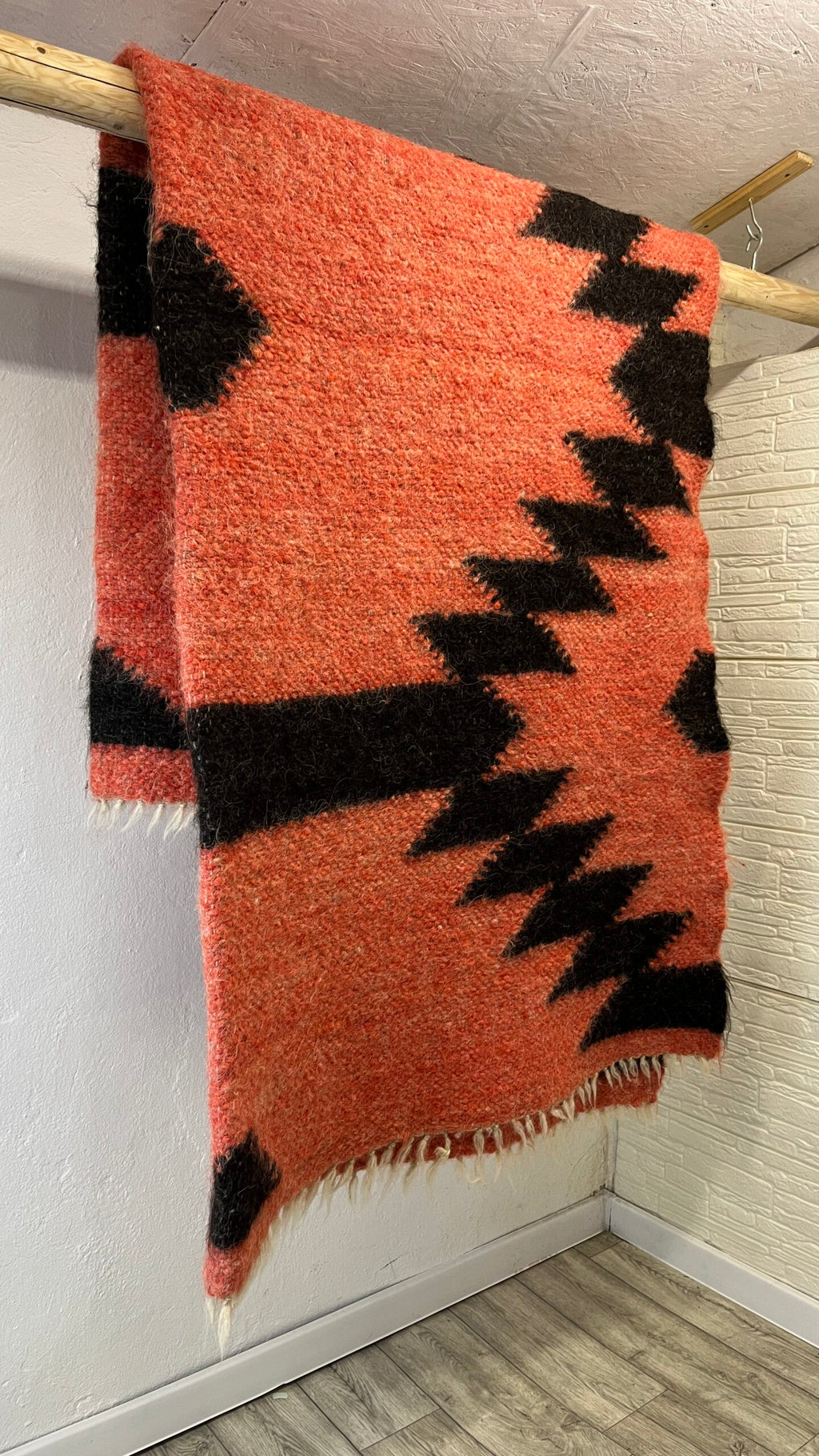 Carpathian Wool Blanket “Poppies” 190×220 cm – Premium Handmade Natural Wool