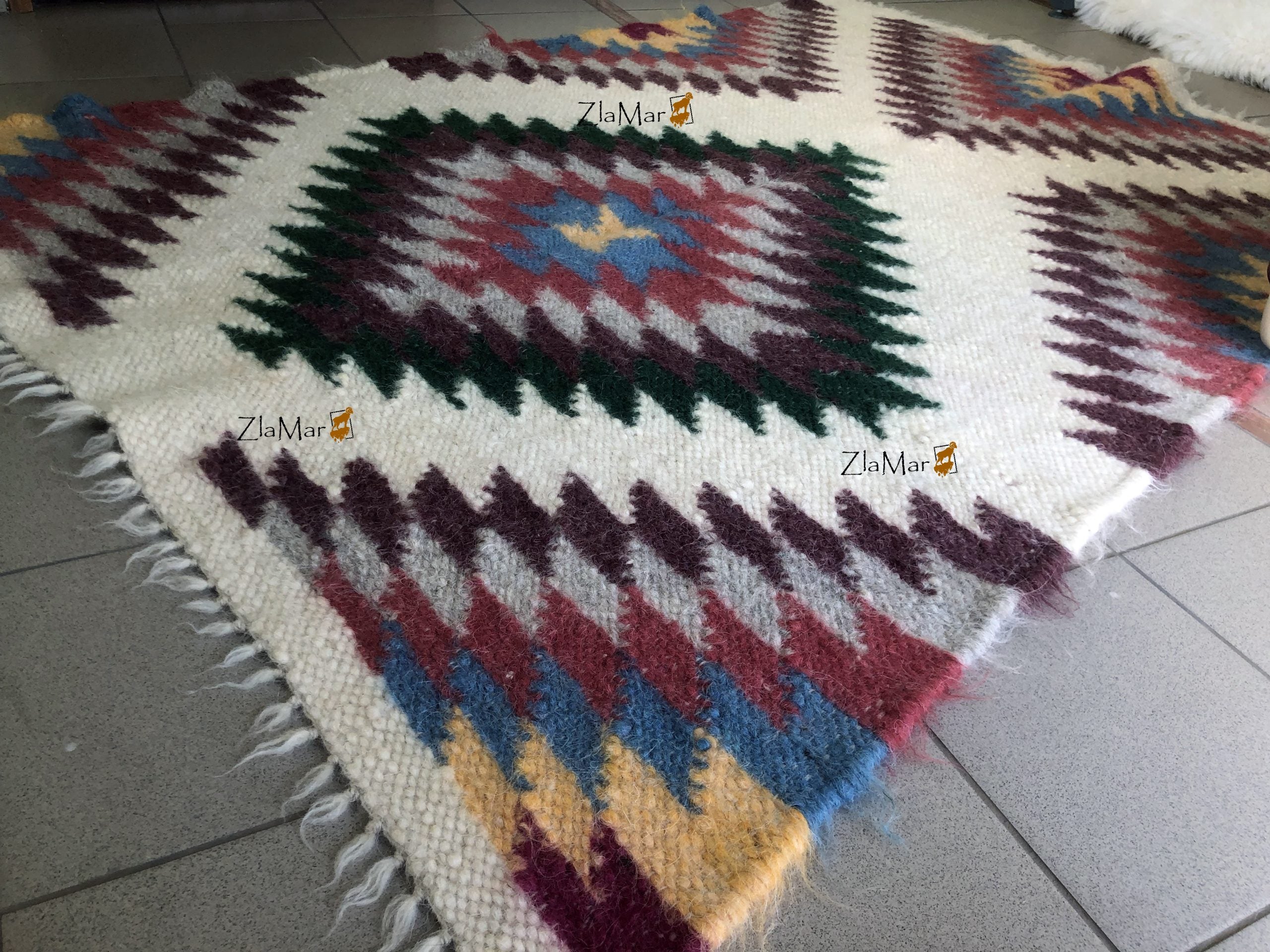 Carpathian Wool Blanket “Feather Bordeaux” 150×210 cm – Premium Handmade Natural Wool