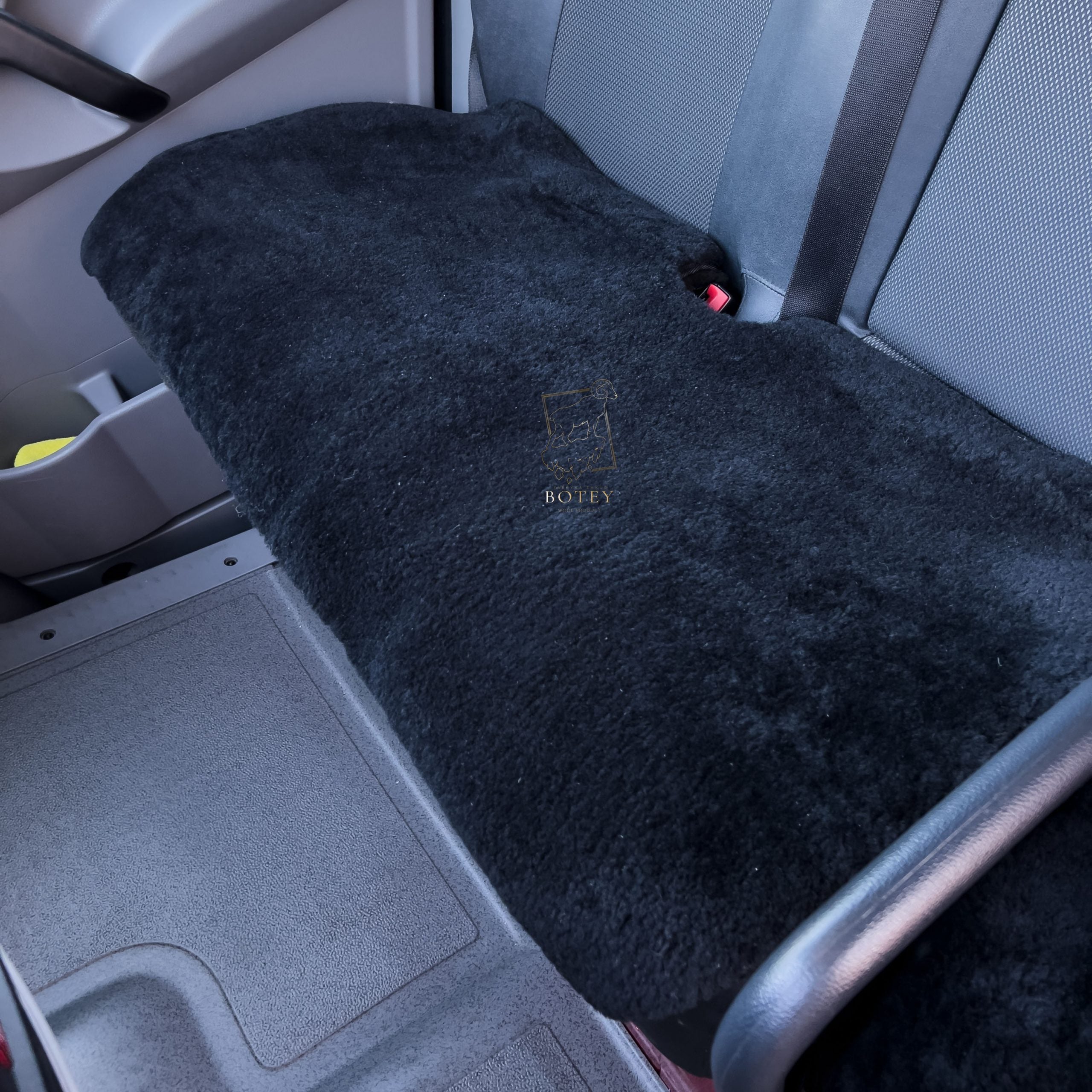 Sheepskin Van Seat Covers (1+2) Black – Natural Fur Universal Fit