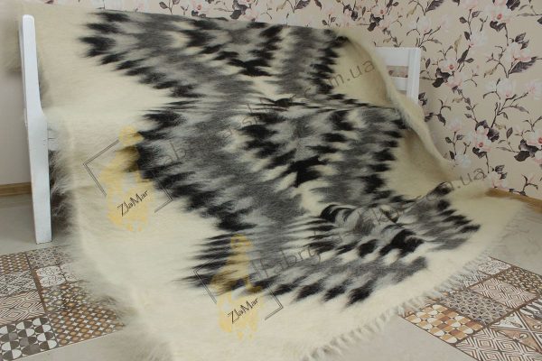 Carpathian Wool Blanket “Original Black” 200×220 cm – Premium Handmade Natural Wool