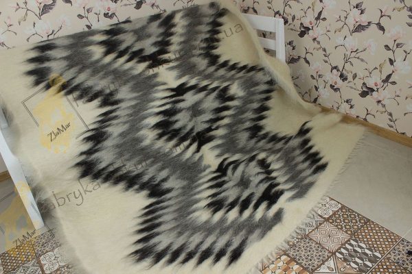 Carpathian Wool Blanket “Original Black” 200×220 cm – Premium Handmade Natural Wool