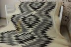 Carpathian Wool Blanket “Original Black” 200×220 cm – Premium Handmade Natural Wool