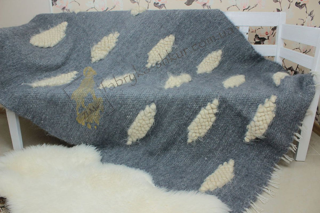 Carpathian Wool Blanket “Clouds” 150×200 cm – Handmade Natural Wool