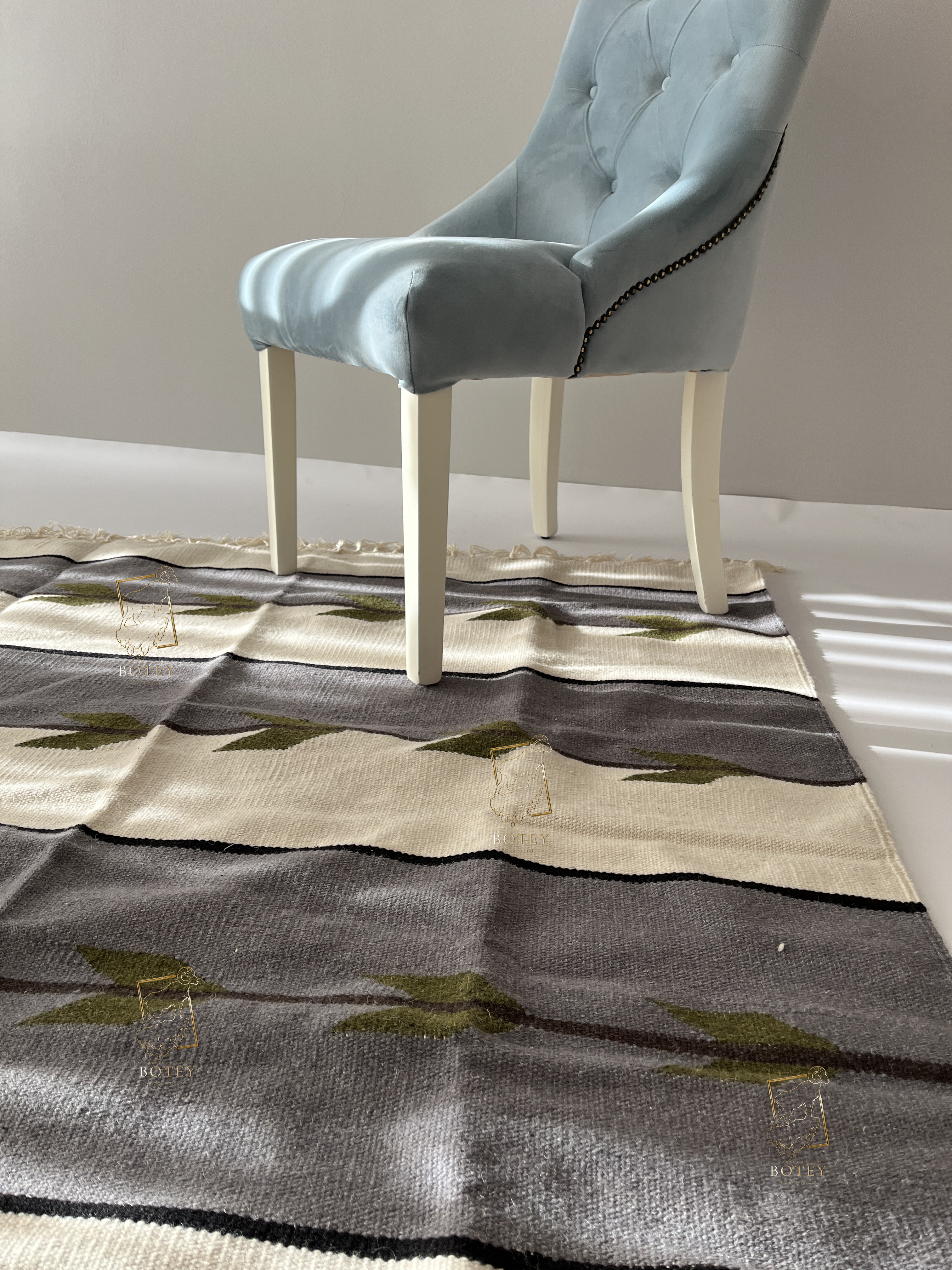 Handmade Hutsul Wool Rug “Leaves” – Natural Wool Carpet 200×140 cm