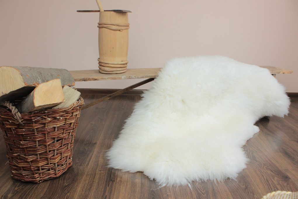 White Sheepskin “Snow White” 120×70 cm – Premium Long Wool Hide