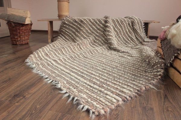 Carpathian Wool Blanket “Coffee Bouclé” 190×220 cm – Premium Handmade Natural Wool