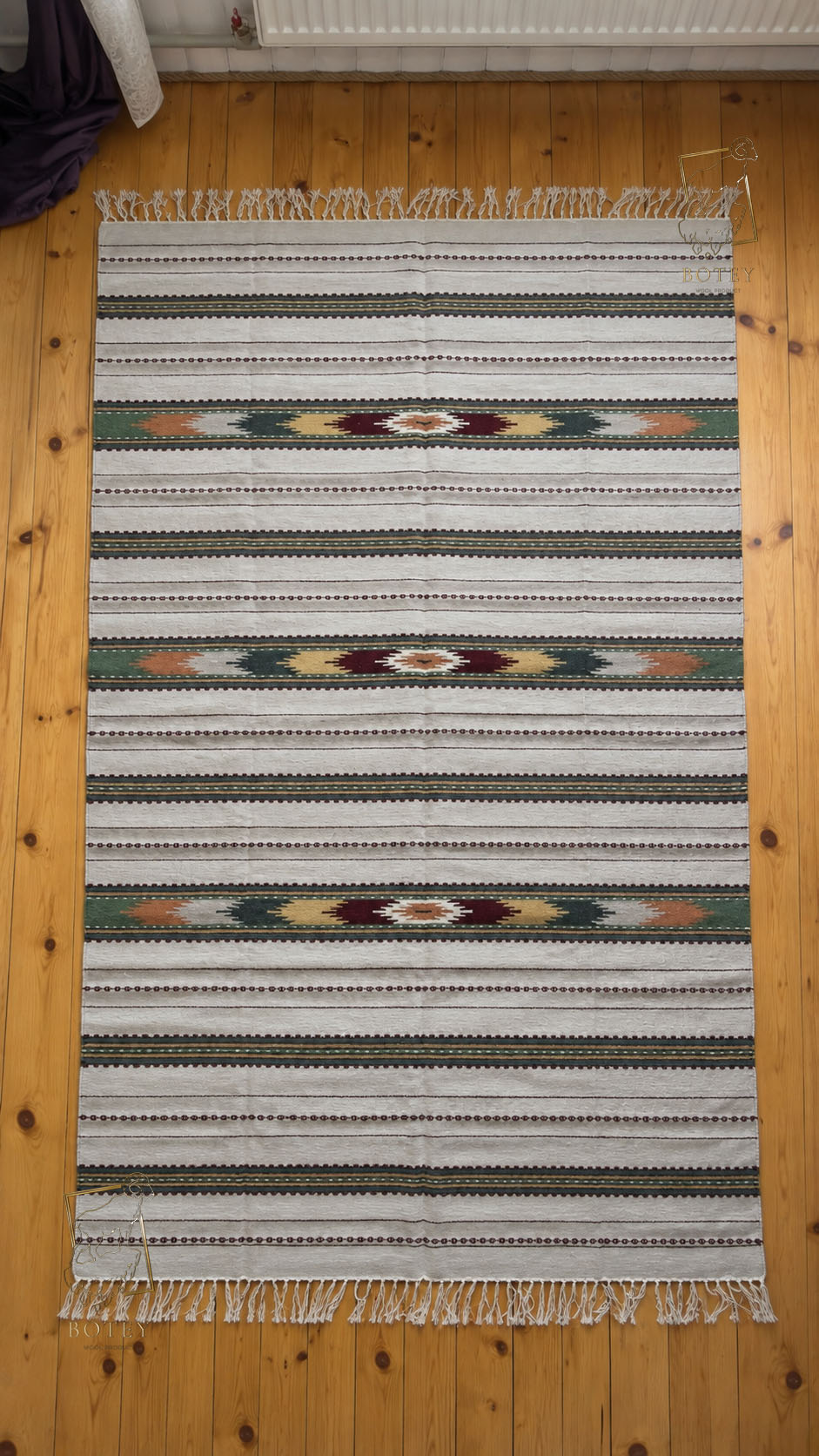 Handmade Hutsul Wool Rug  – Natural Wool Carpet 200×140 cm