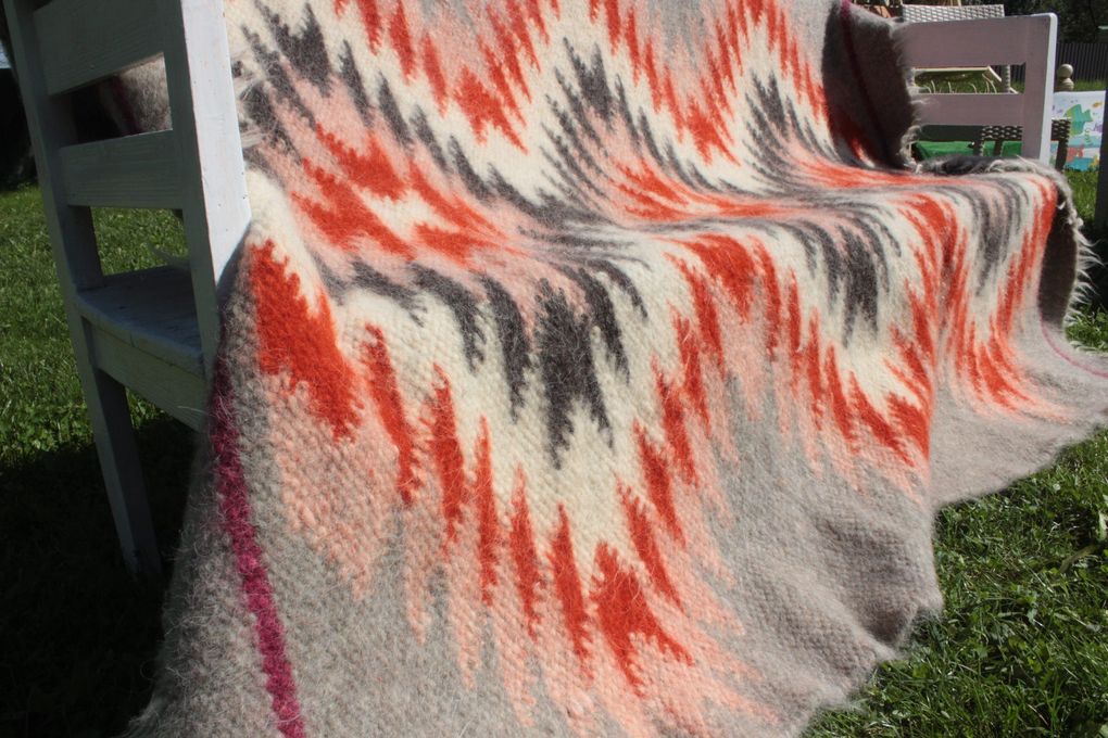 Carpathian Wool Blanket “Original” 150×200 cm – Premium Handmade Natural Wool