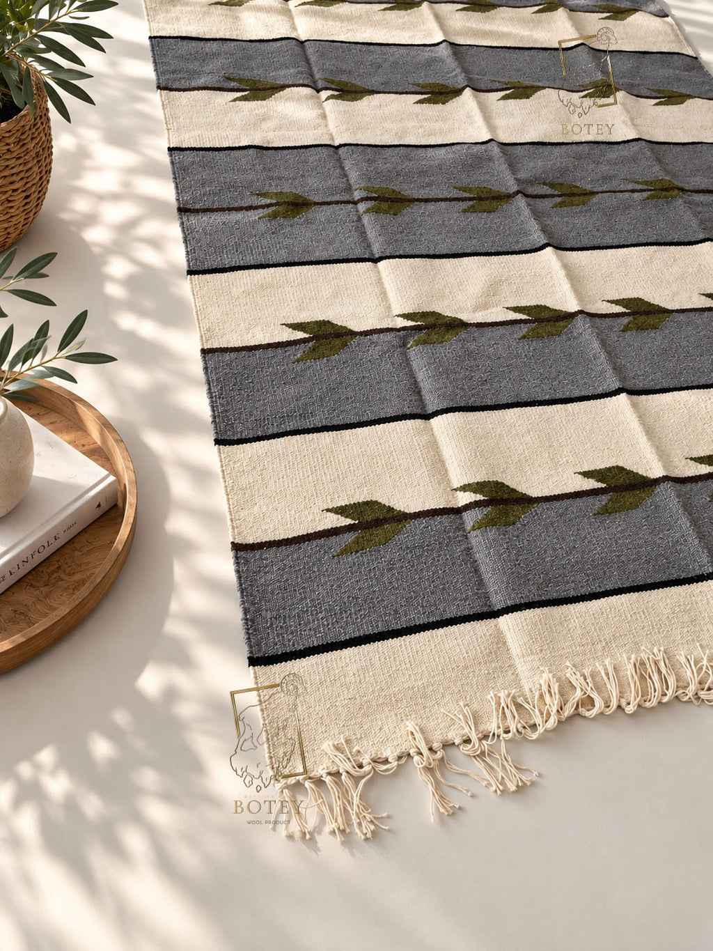 Handmade Hutsul Wool Rug “Leaves” – Natural Wool Carpet 200×140 cm