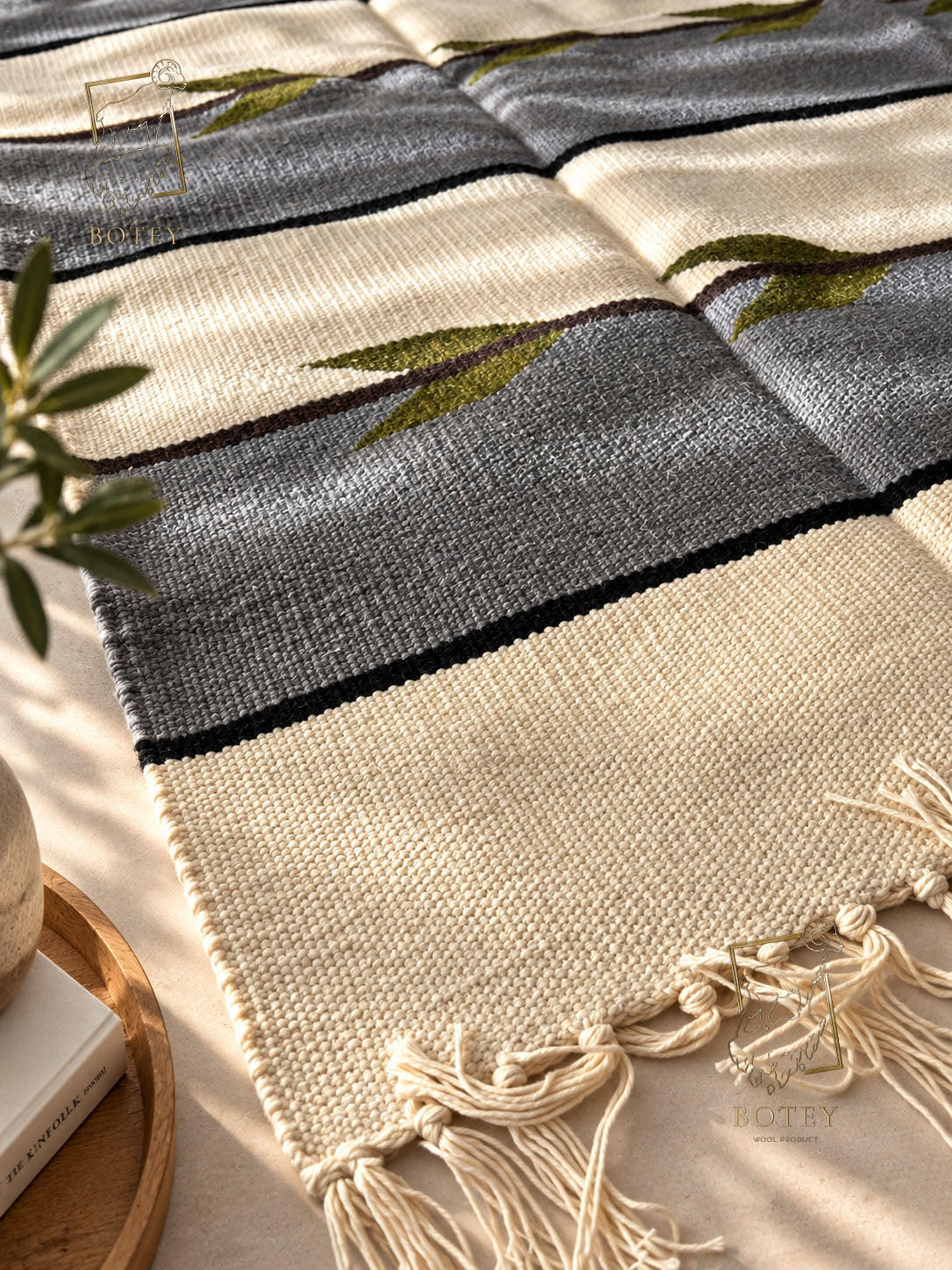 Handmade Hutsul Wool Rug “Leaves” – Natural Wool Carpet 200×140 cm