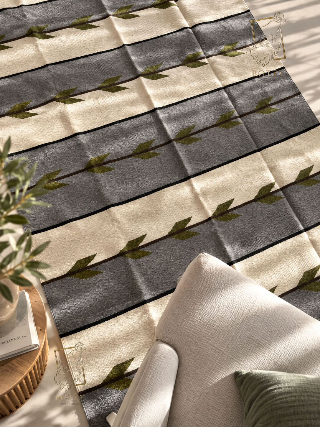 Handmade Hutsul Wool Rug “Leaves” – Natural Wool Carpet 200×140 cm