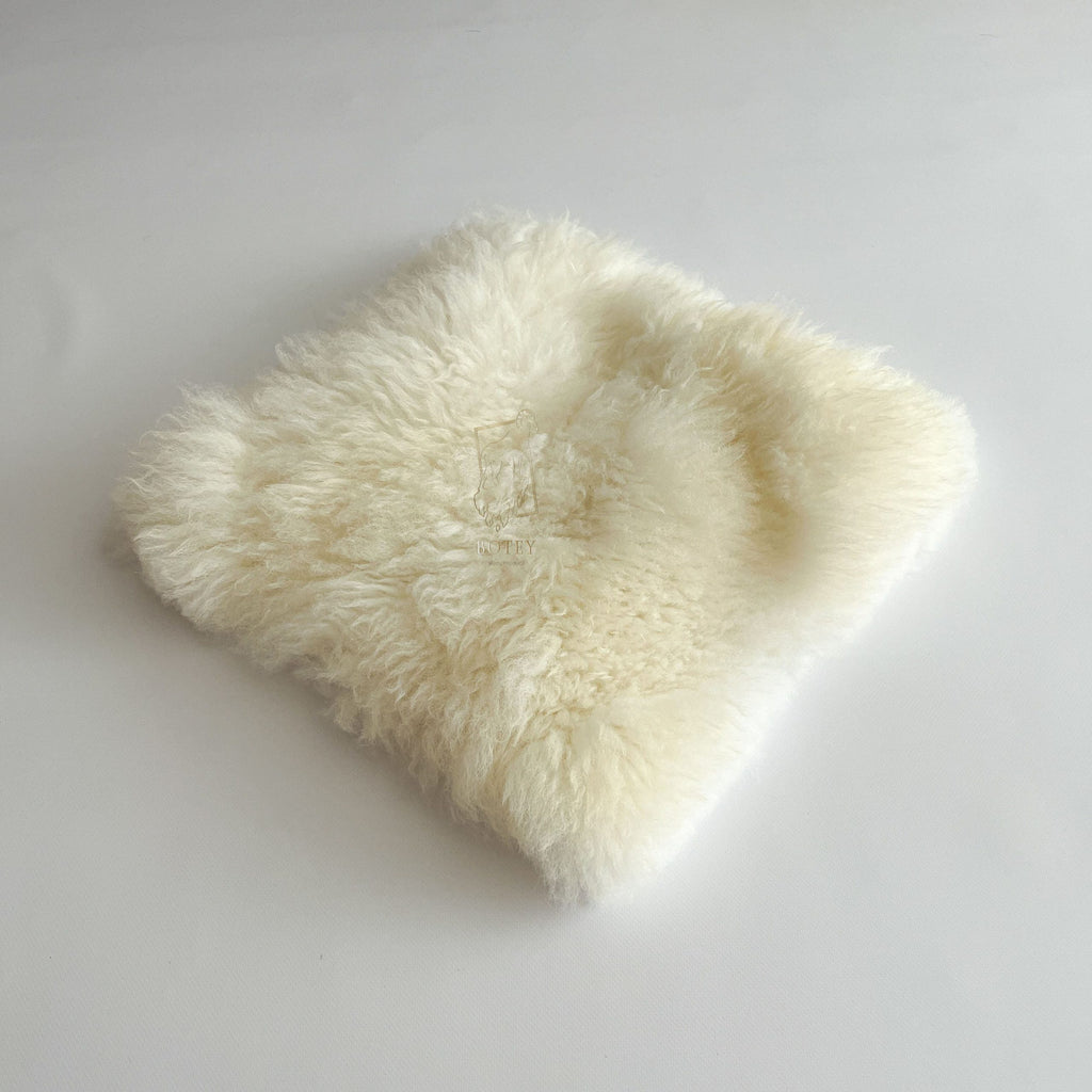 Square Sheepskin Seat Cover 50×50 cm White – Patchwork Natural Wool Cushion