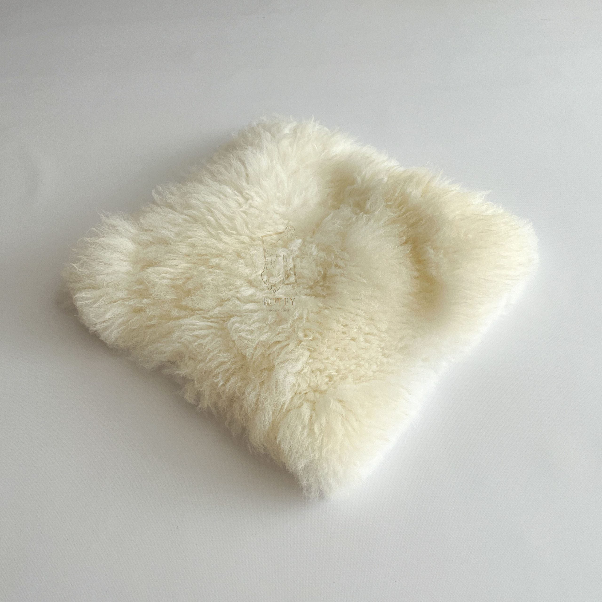Square Sheepskin Seat Cover 50×50 cm White – Patchwork Natural Wool Cushion