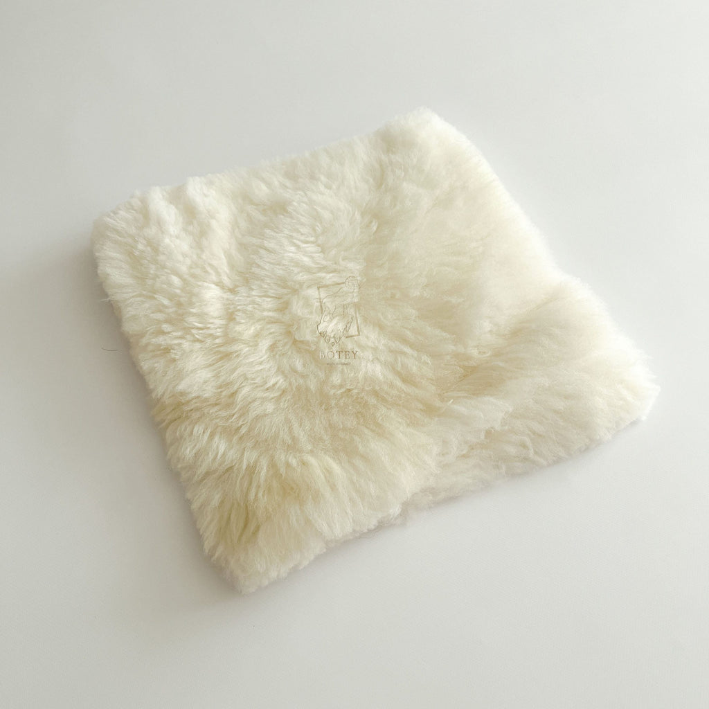 Square Sheepskin Seat Cover 50×50 cm White – Patchwork Natural Wool Cushion