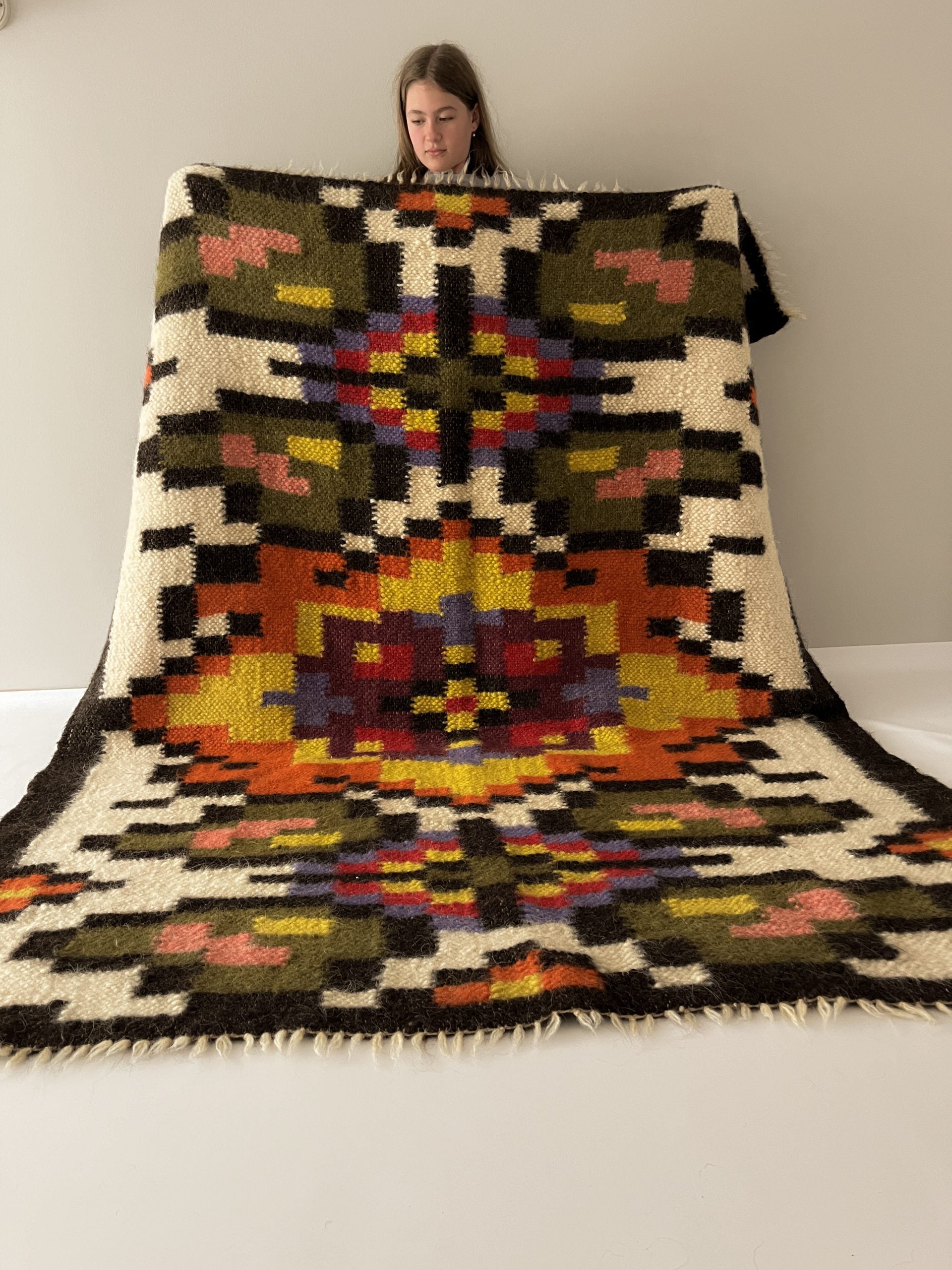 Carpathian Wool Blanket “Gold of the Carpathians” 200×300 cm – Premium Handmade Natural Wool