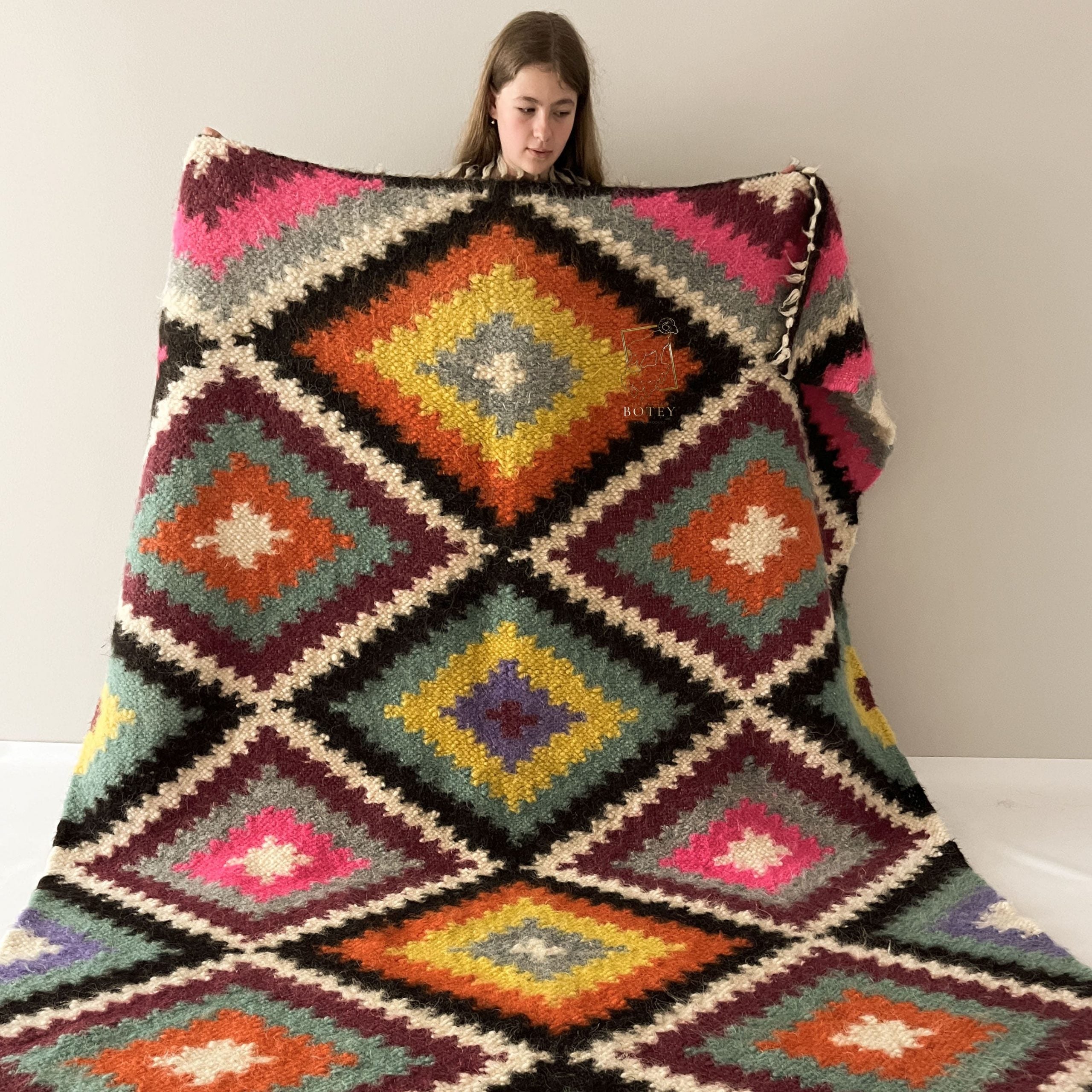 Carpathian Wool Blanket “Jerga” 200×220 cm – Premium Handmade Natural Wool