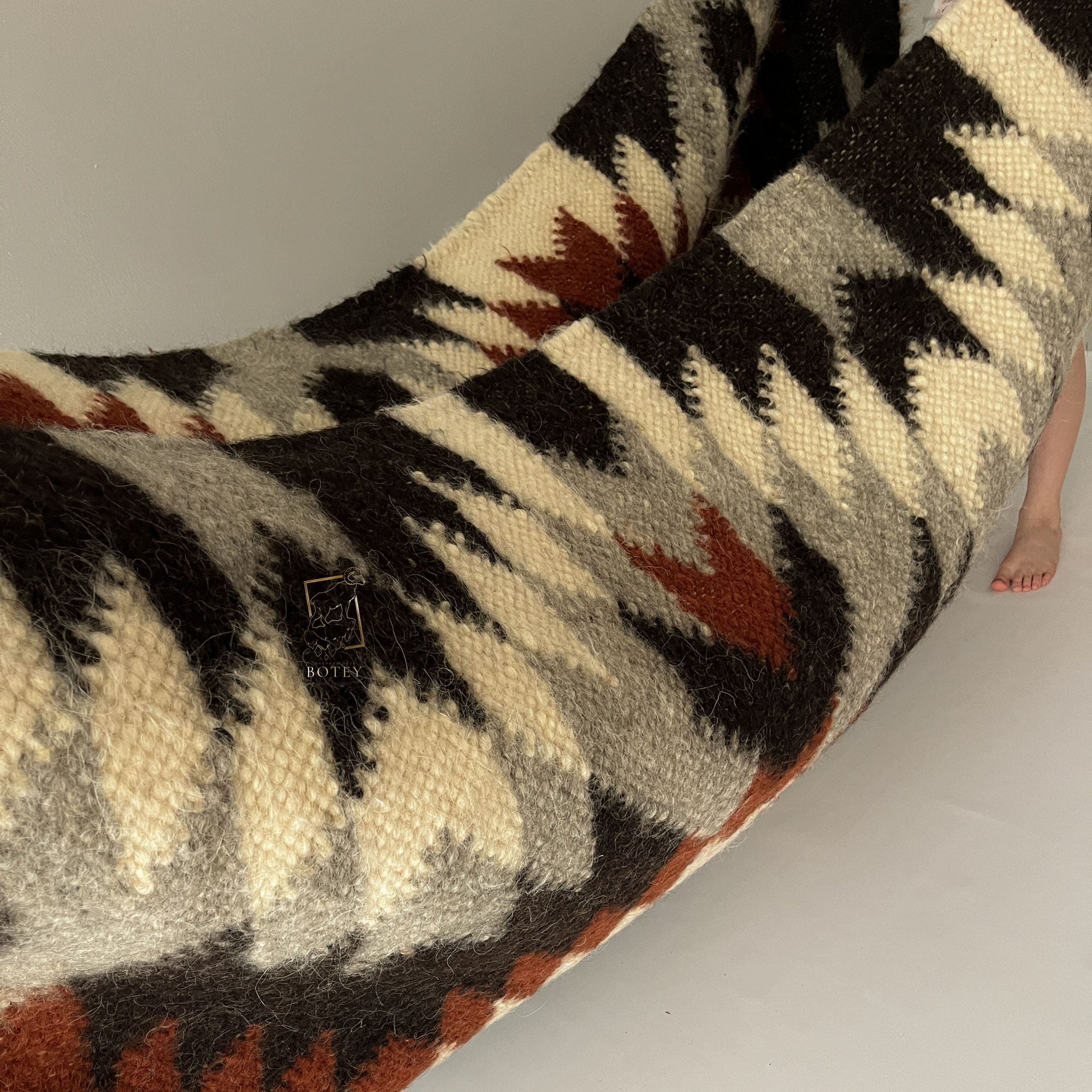 Carpathian Wool Blanket “Legend” 150×200 cm – Premium Handmade Natural Wool