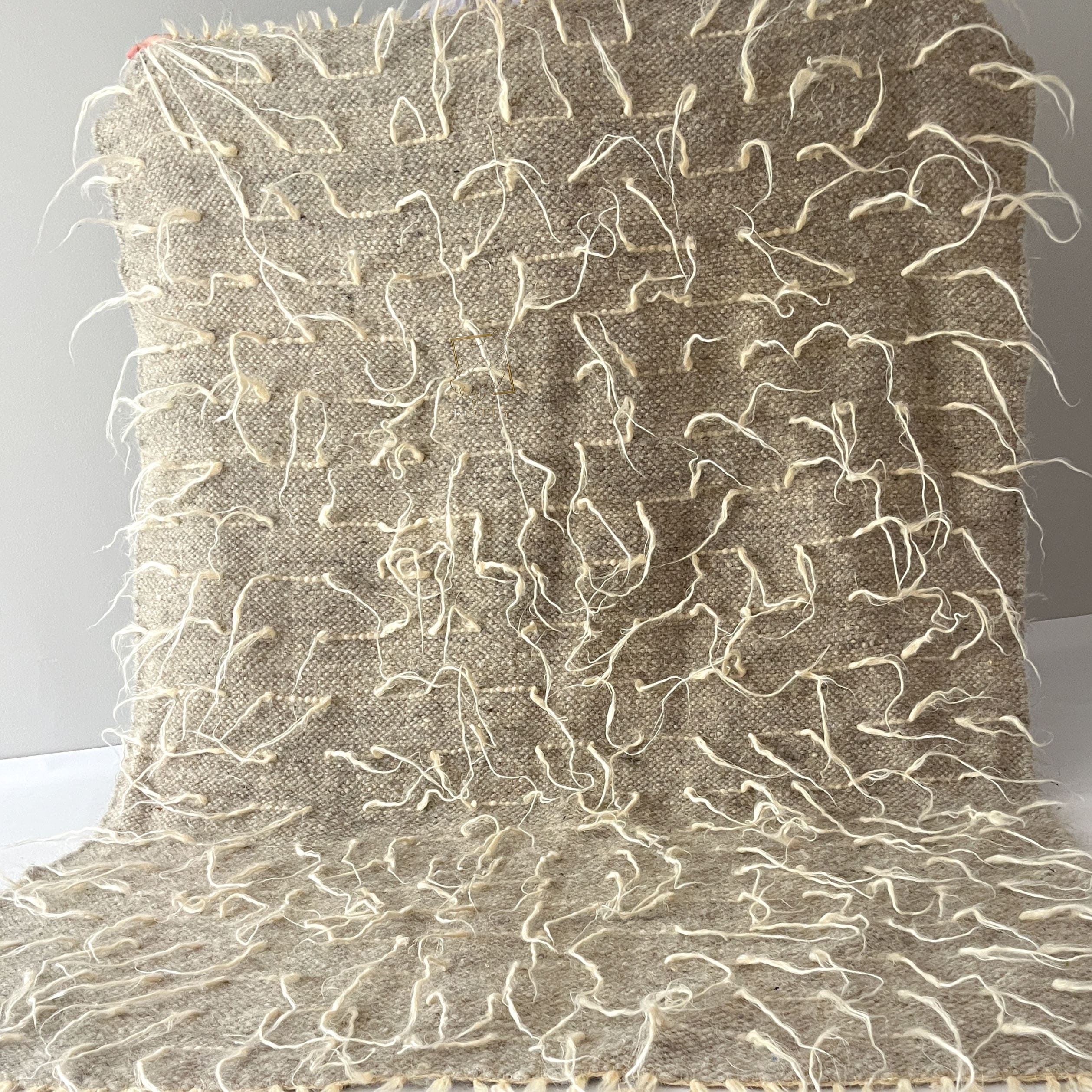 Carpathian Long Wool Blanket 150×210 cm – Premium Handmade Natural Wool
