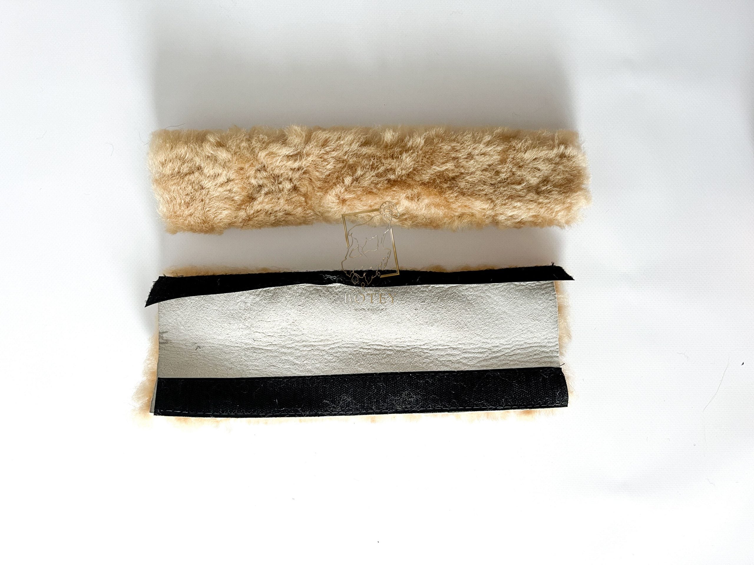Sheepskin Seat Belt Covers Beige – Natural Fur Universal Fit