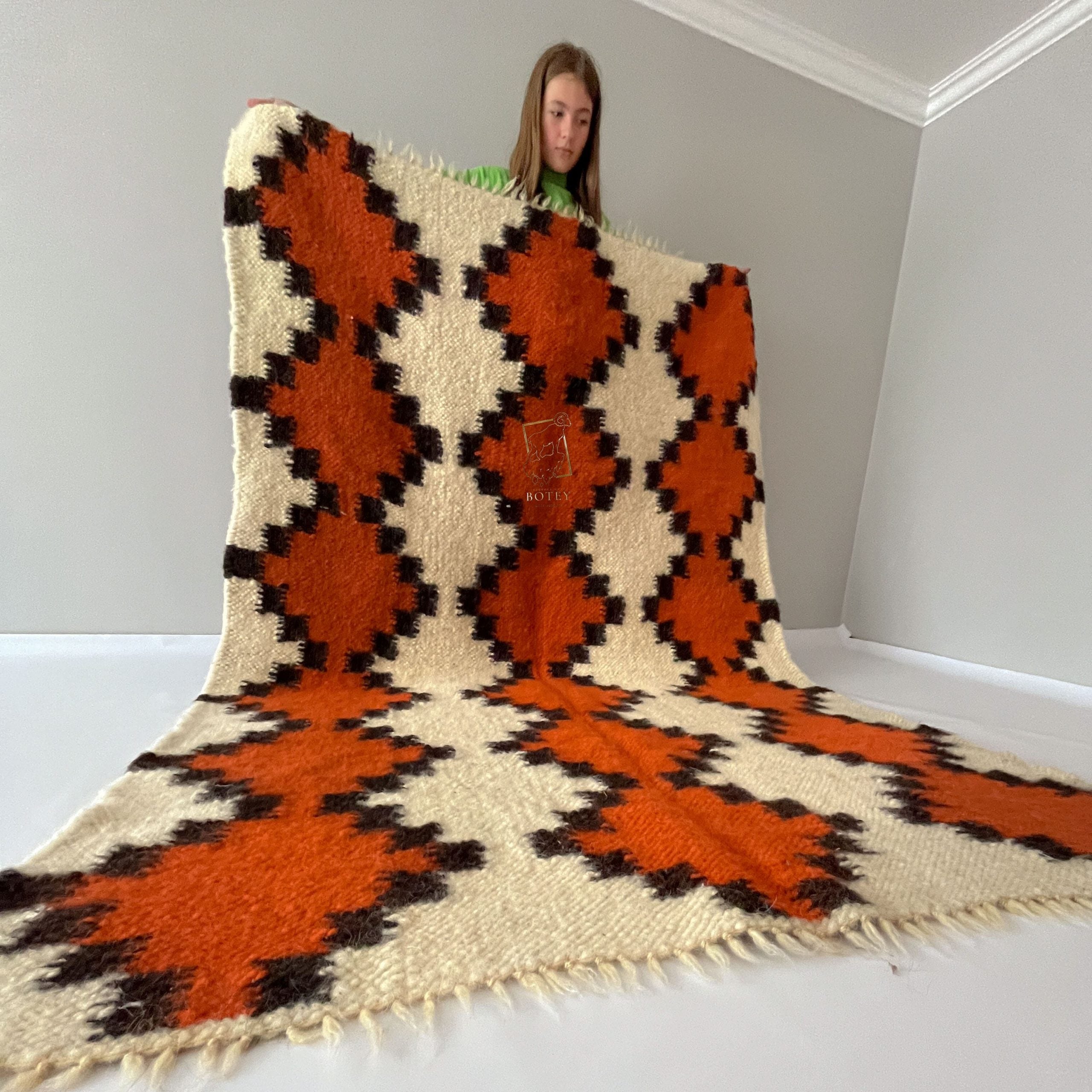 Carpathian Wool Blanket “Steppe” 150×200 cm – Premium Handmade Natural Wool