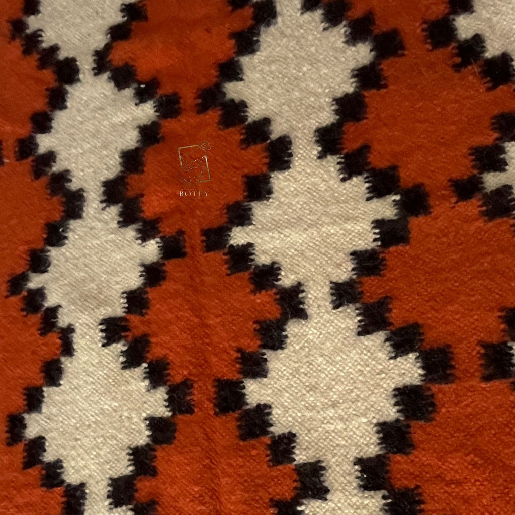 Carpathian Wool Blanket “Steppe” 150×200 cm – Premium Handmade Natural Wool