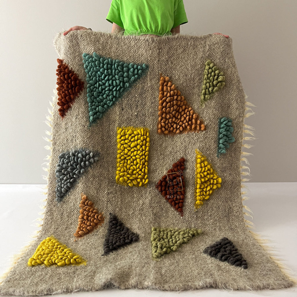Wool Runner Rug “Jewelry” 80×150 cm – Handmade Natural Wool