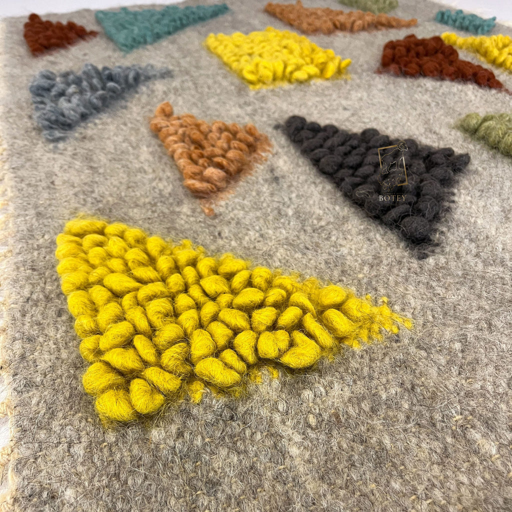 Wool Runner Rug “Jewelry” 80×150 cm – Handmade Natural Wool
