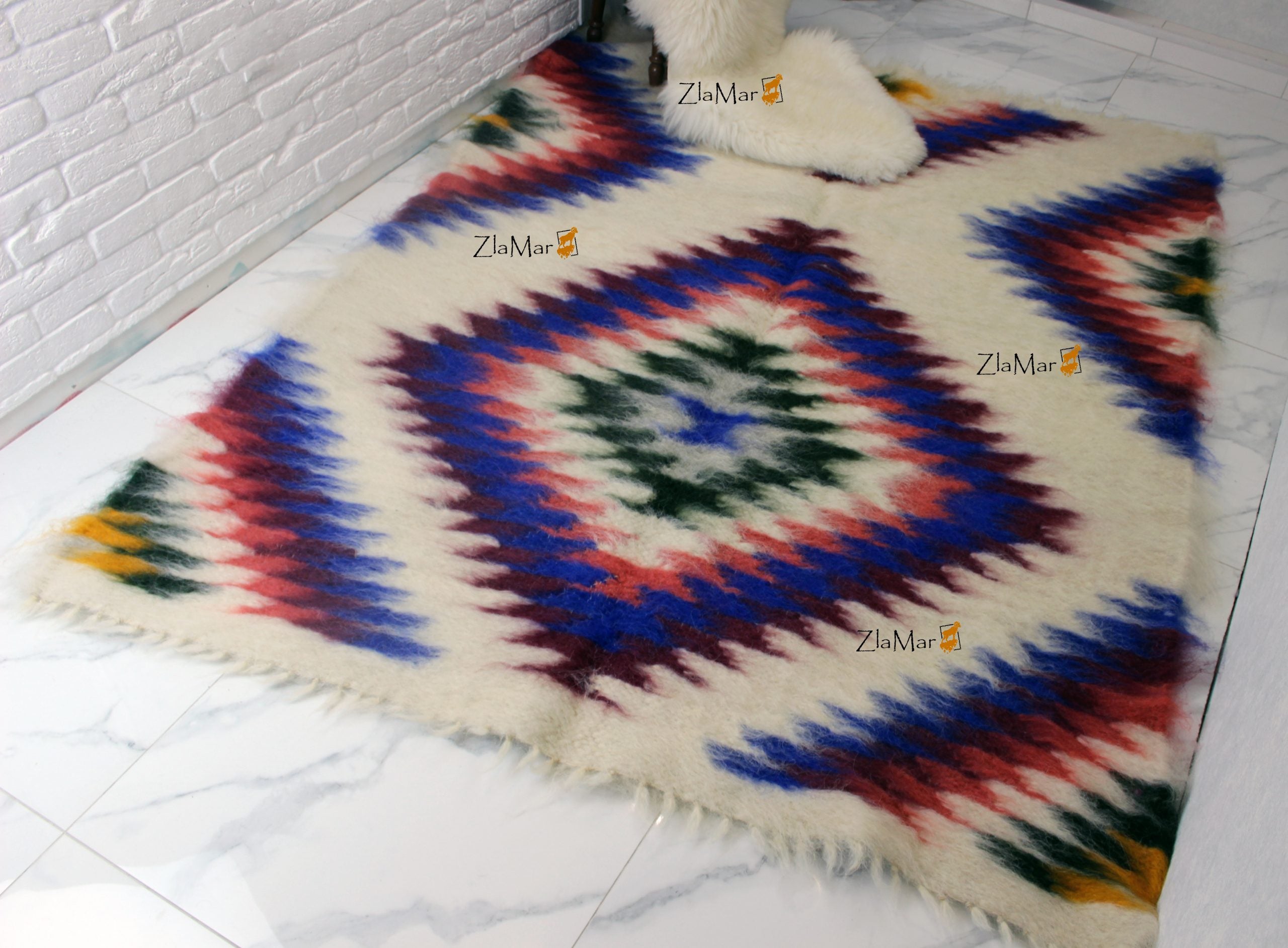 Carpathian Wool Blanket “Peacock Feather Blue” 150×200 cm – Premium Handmade Natural Wool