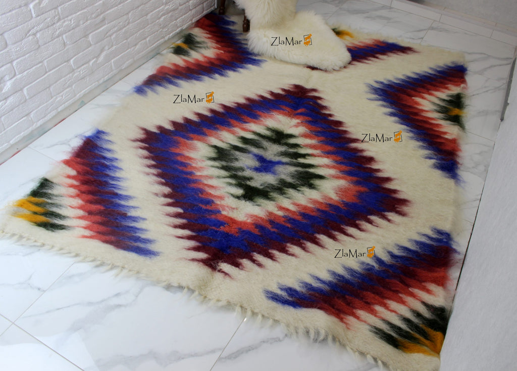 Carpathian Wool Blanket “Peacock Feather Blue” 150×200 cm – Premium Handmade Natural Wool
