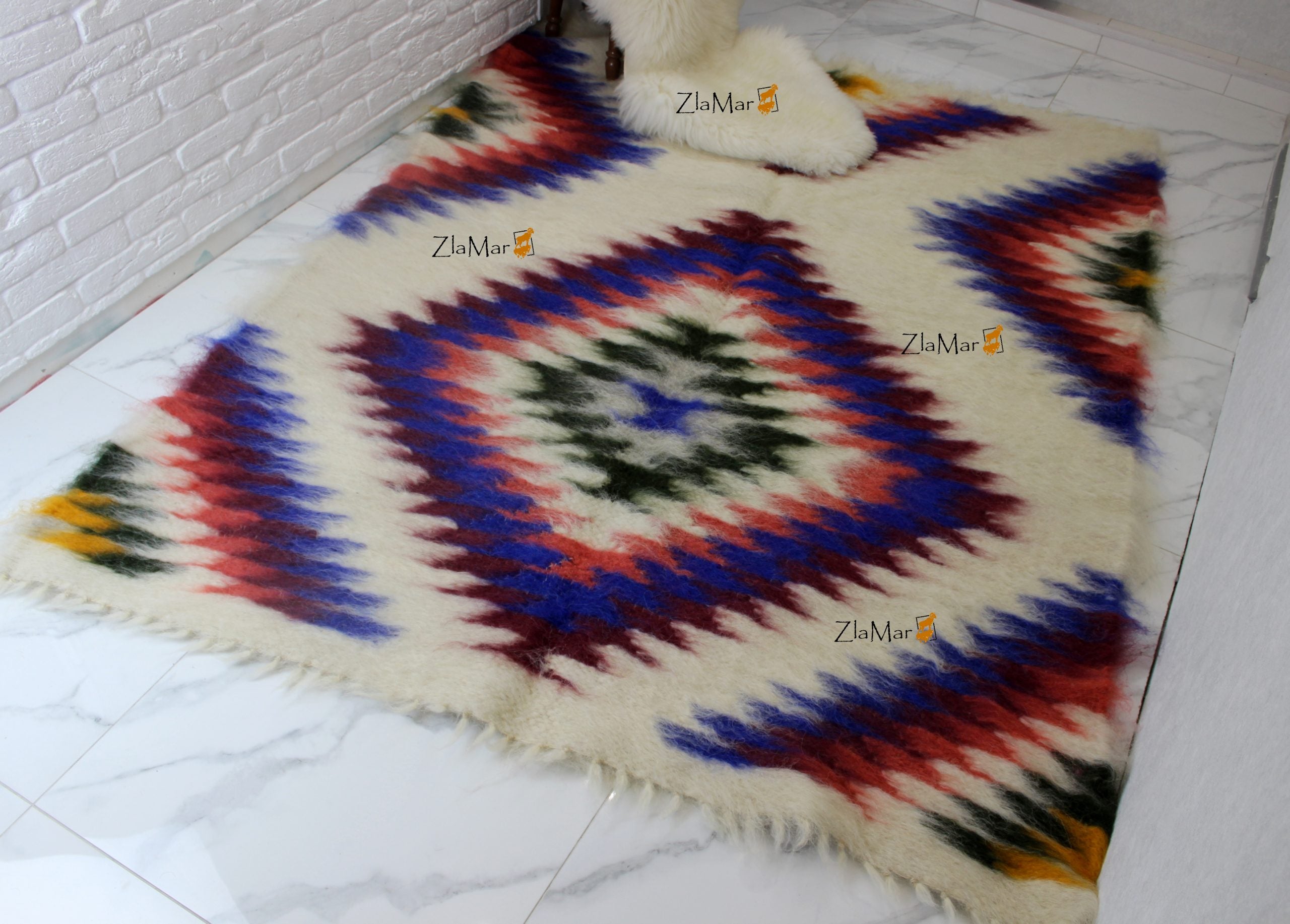 Carpathian Wool Blanket “Peacock Feather Blue” 150×200 cm – Premium Handmade Natural Wool