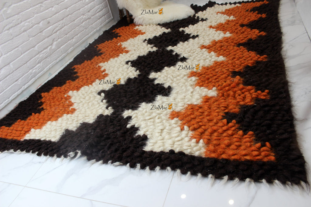 Carpathian Wool Blanket “Steps of Success Bouclé” 150×200 cm – Premium Handmade Natural Wool
