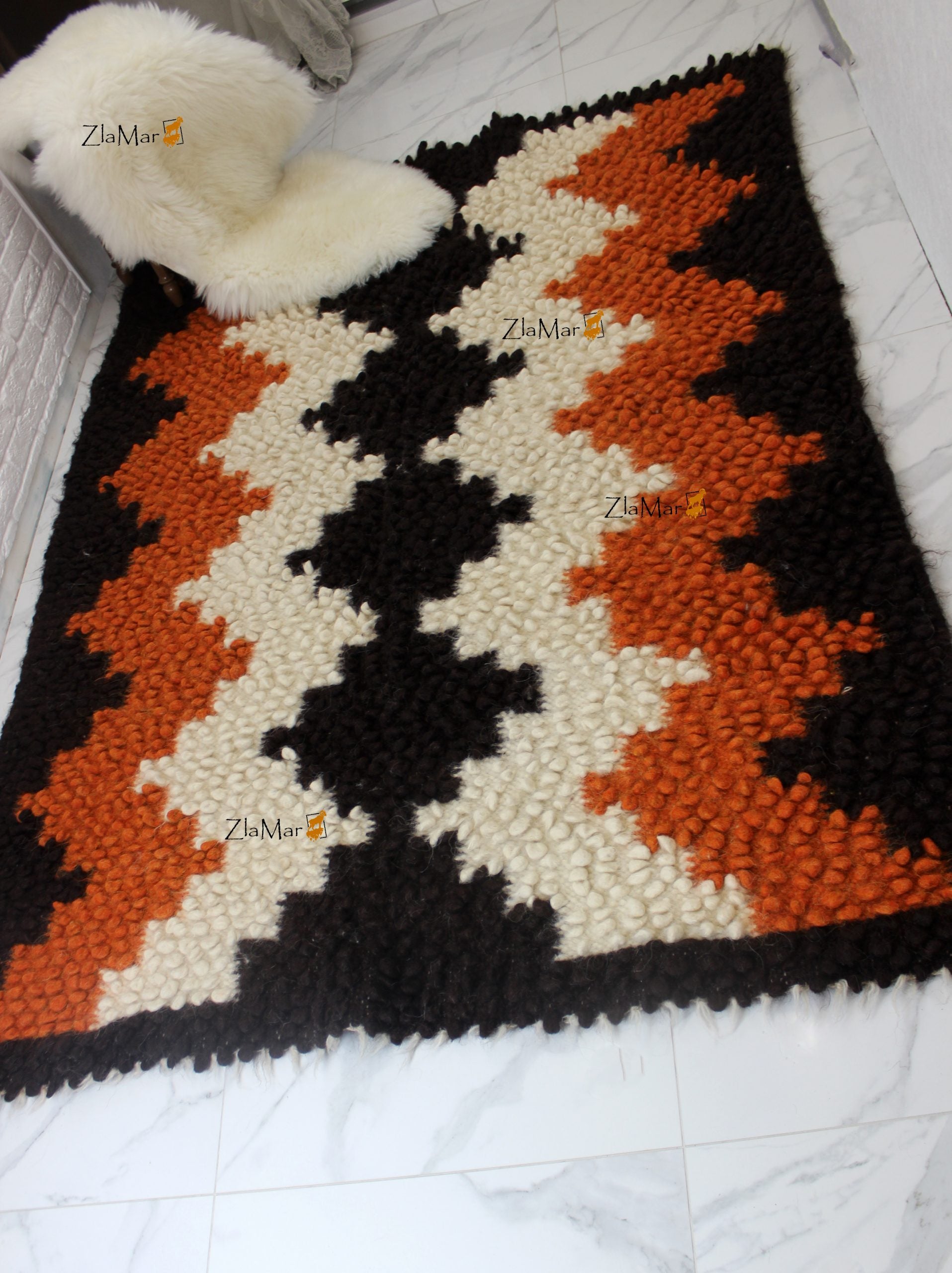 Carpathian Wool Blanket “Steps of Success Bouclé” 150×200 cm – Premium Handmade Natural Wool