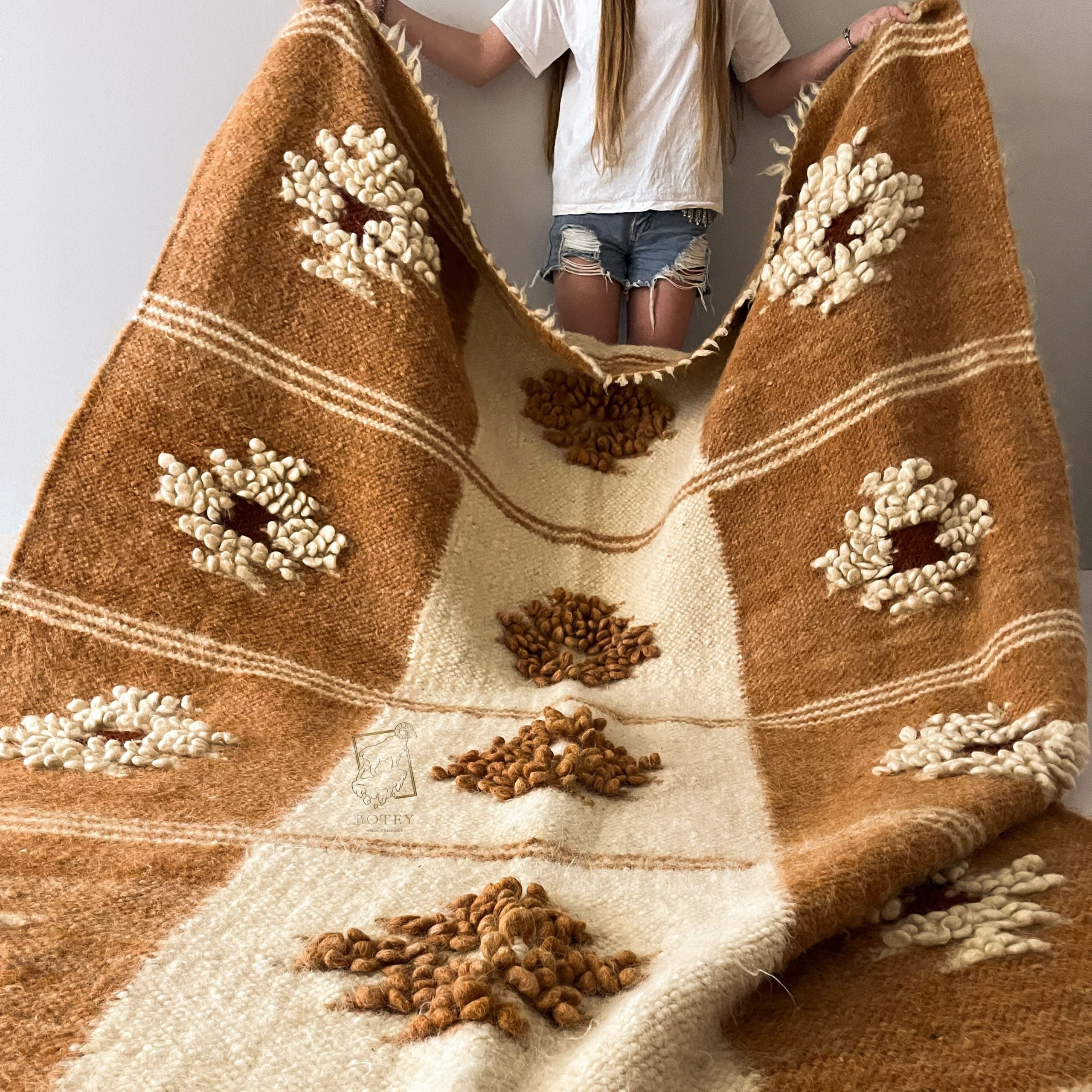 Carpathian Wool Blanket “Harmony” 150×200 cm – Premium Handmade Natural Wool