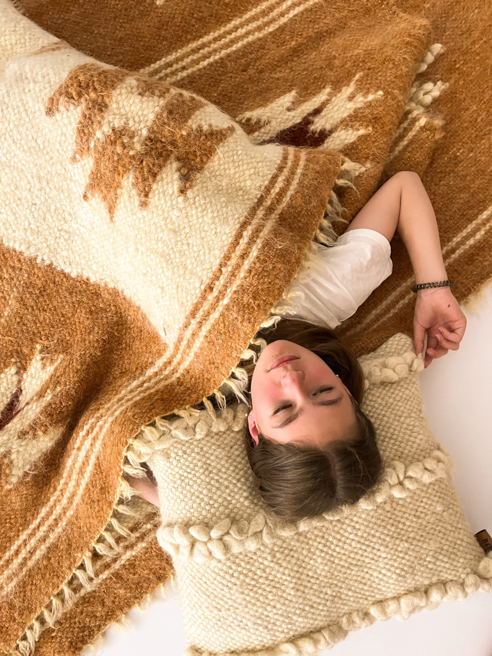 Carpathian Wool Blanket “Harmony” 200×220 cm – Premium Handmade Natural Wool