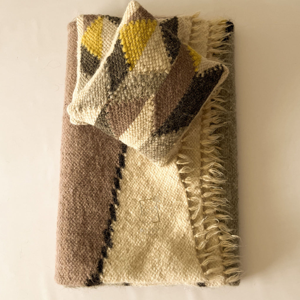 Carpathian Wool Blanket “Mocha Stained Glass” 200×220 cm – Premium Handmade Natural Wool