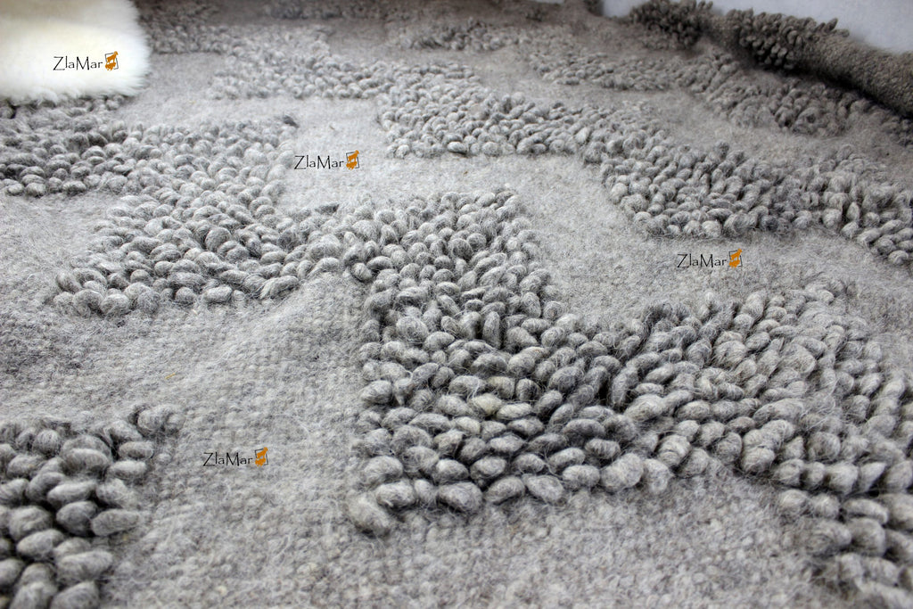 Carpathian Wool Blanket “Grey Zigzag Bouclé” 200×220 cm – Premium Handmade Natural Wool