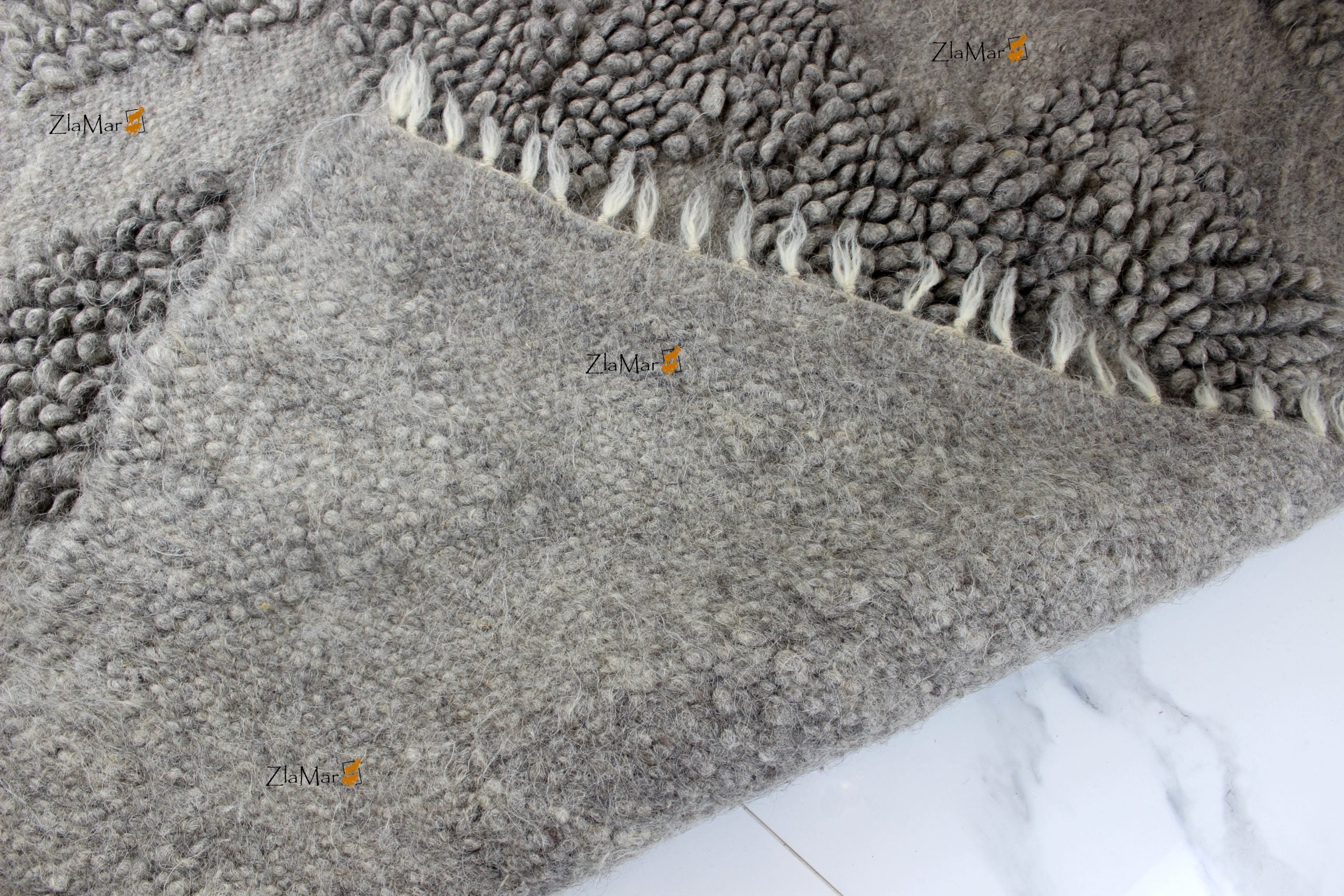 Carpathian Wool Blanket “Grey Zigzag Bouclé” 200×220 cm – Premium Handmade Natural Wool