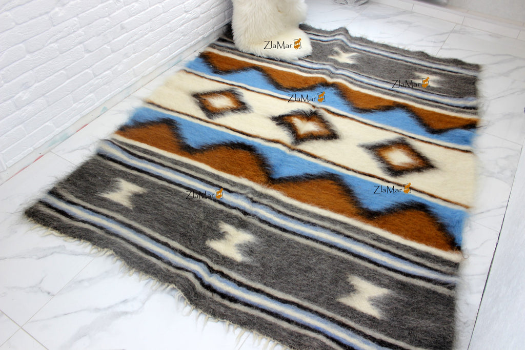 Carpathian Wool Blanket “Mountains” 150×210 cm – Premium Handmade Natural Wool