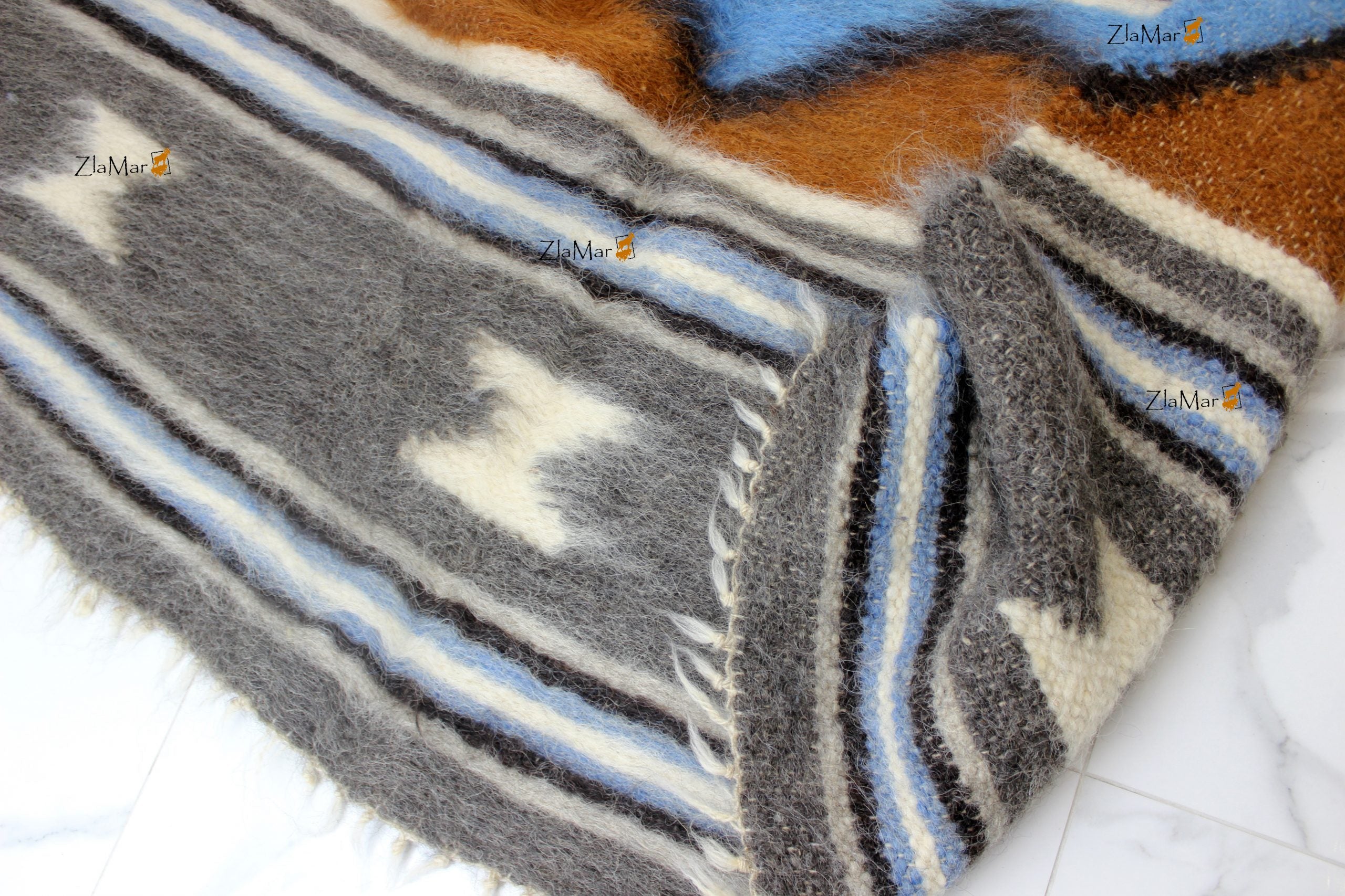 Carpathian Wool Blanket “Mountains” 150×210 cm – Premium Handmade Natural Wool