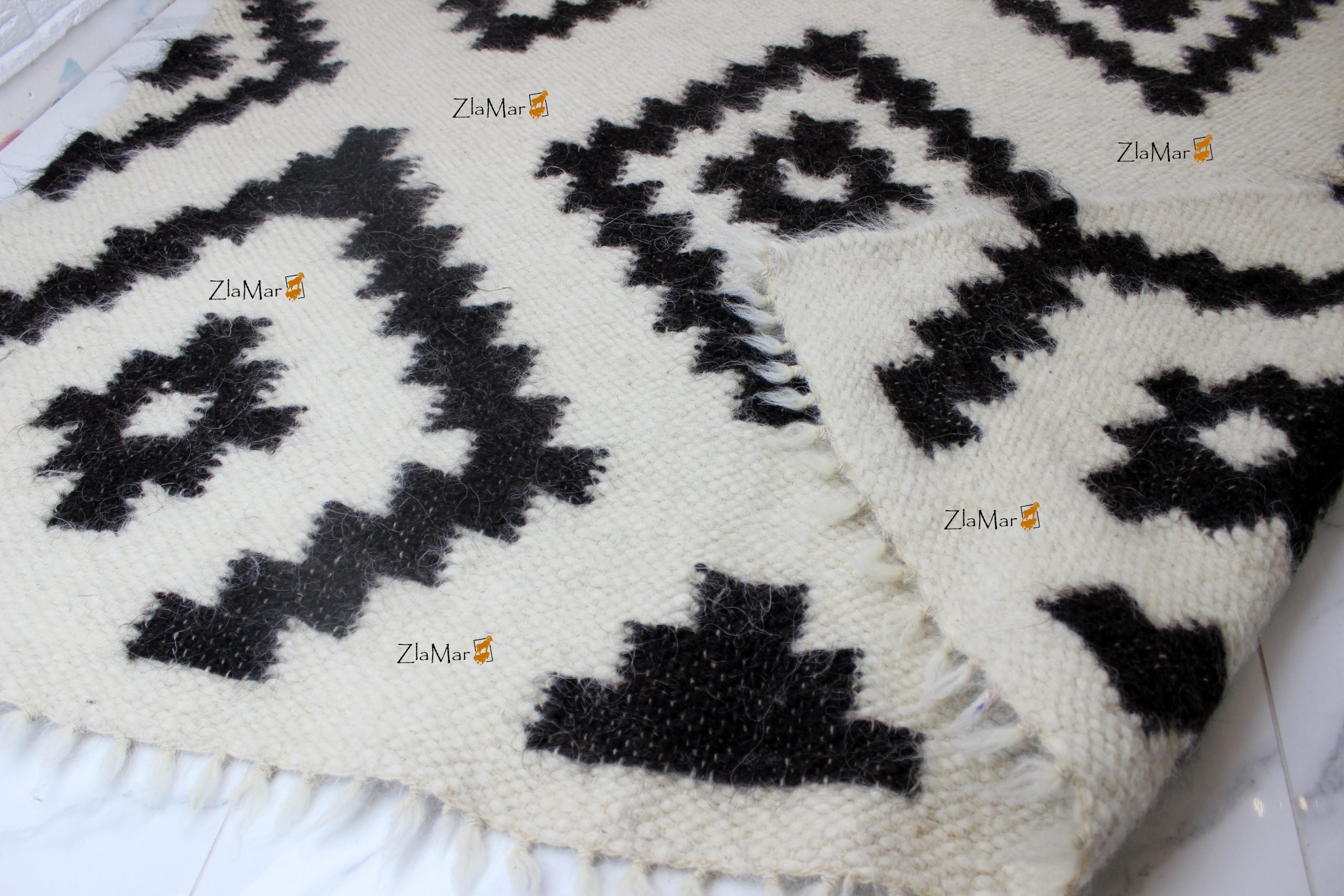 Carpathian Wool Blanket Black & White 150×200 cm – Premium Handmade Natural Wool